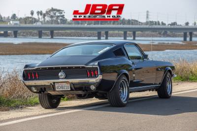 1967-Mustang-GT-0011