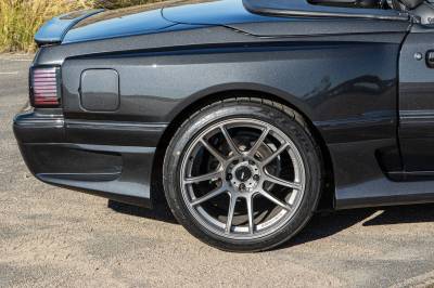 Rigid suspension designed to perform optimally