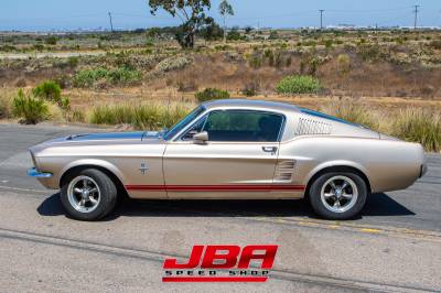 1967-Mustang-Fastback-Gold-0006