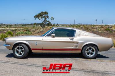 1967-Mustang-Fastback-Gold-0007