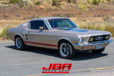 1967-Mustang-Fastback-Gold-0010