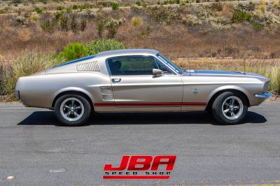 1967-Mustang-Fastback-Gold-0016